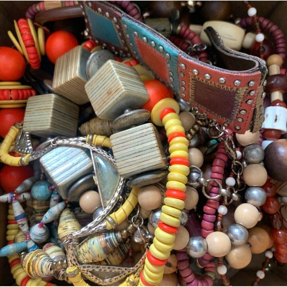 2 LB Jewelry Bundle – Vintage to Modern Grab Bag – Wearable Estate Jewelry - Picture 11 of 11